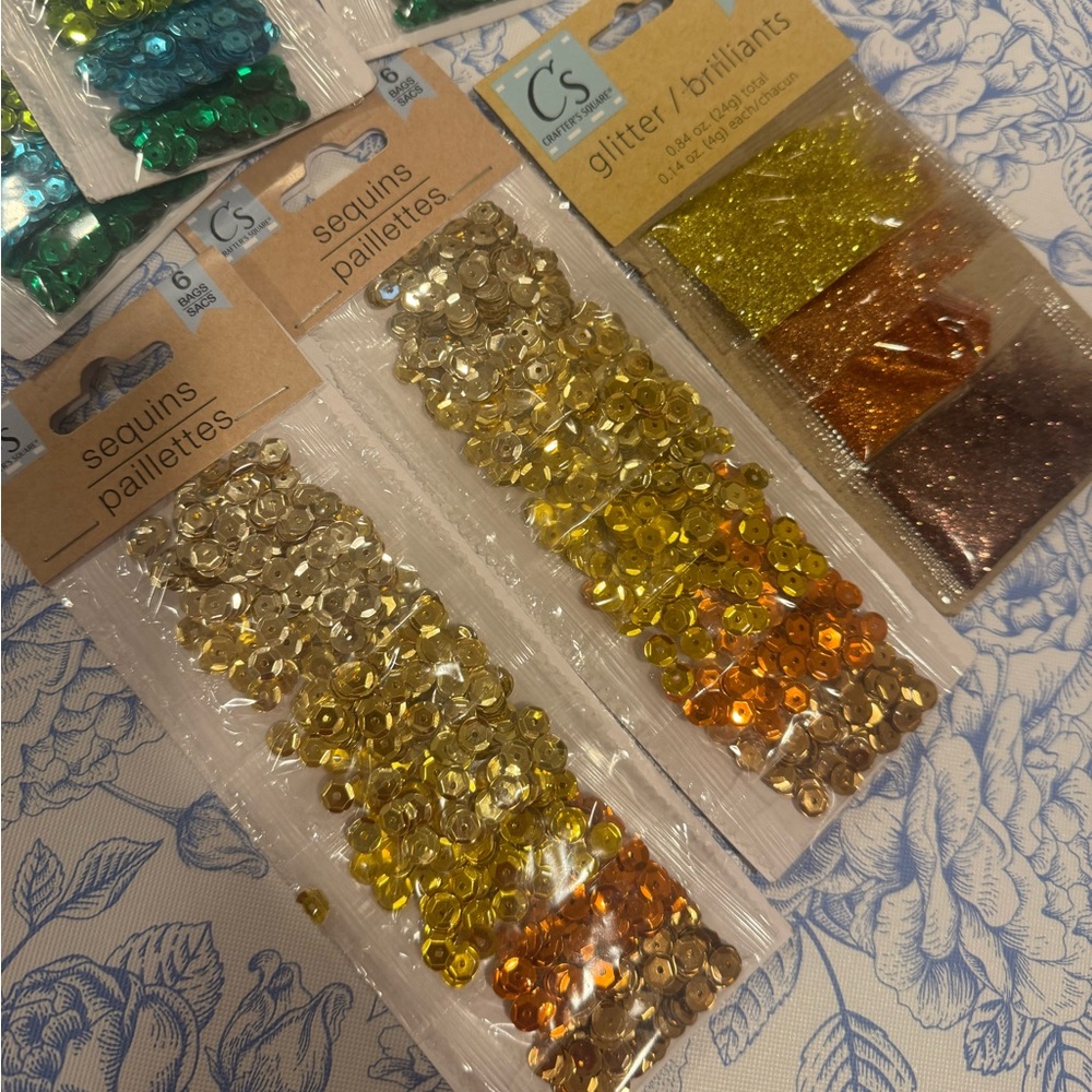 CRAFT SUPPLIES Brand new sequins and glitter - Picture 4 of 7